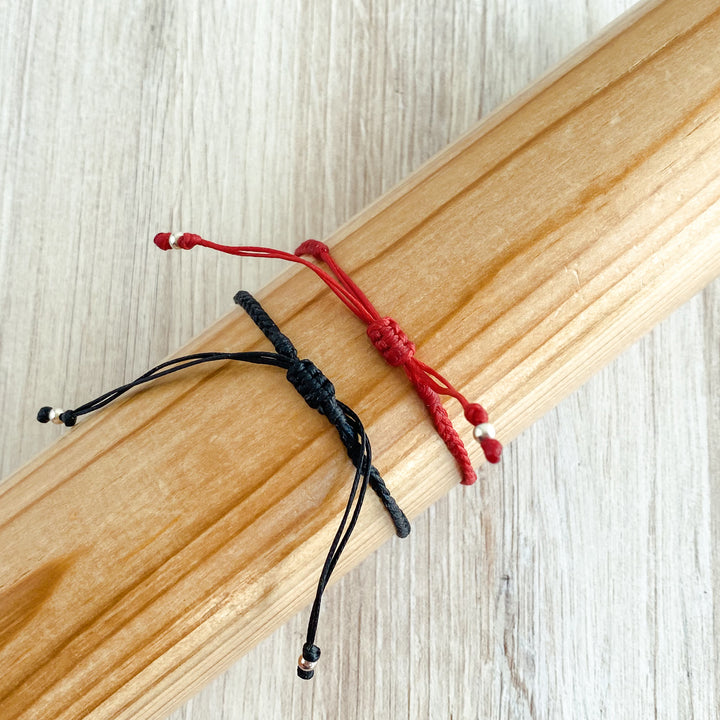Red-Black Couples Bracelet Set - Linked Circle Bracelet | Makarla