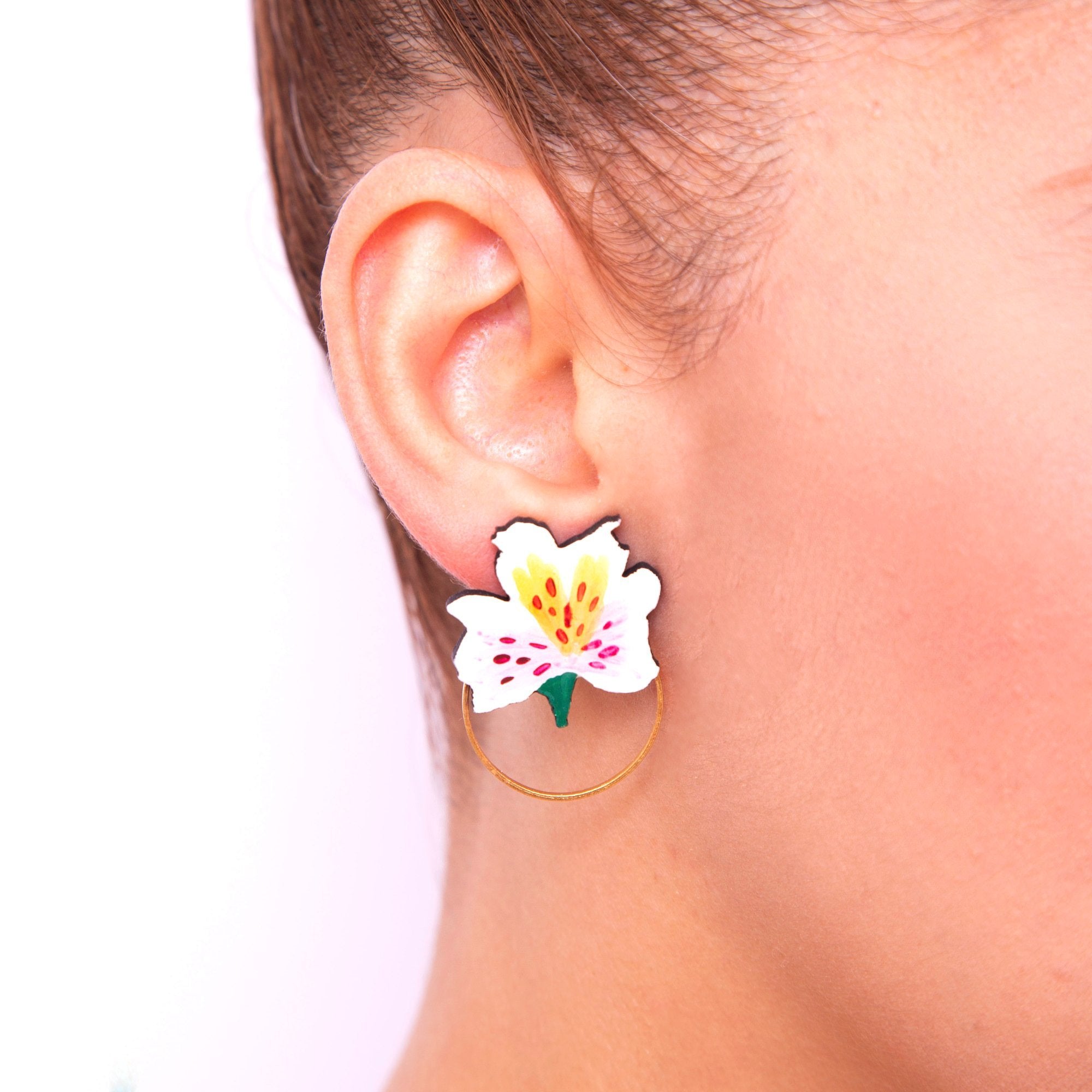 Astromelia Wood Flower Stud Earrings | Makarla