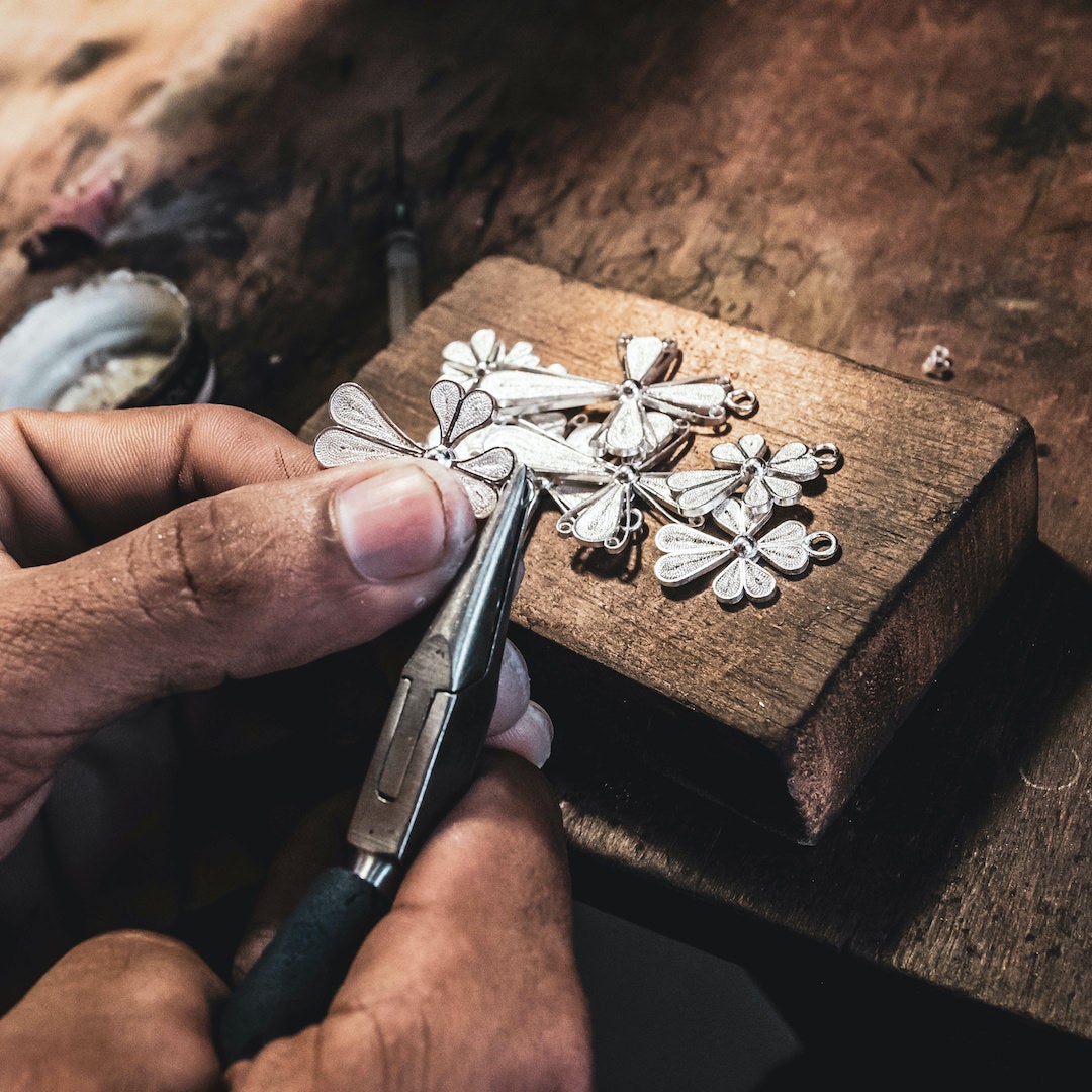 Celebrating Artisanal Heritage With Colombian Filigree Jewelry