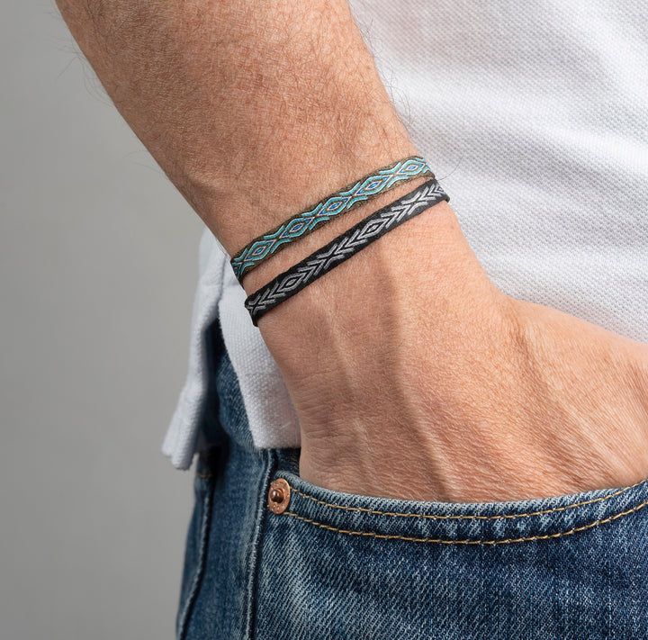 Handwoven olive green and black- white surfer bracelet for men. Handmade in Colombia. 