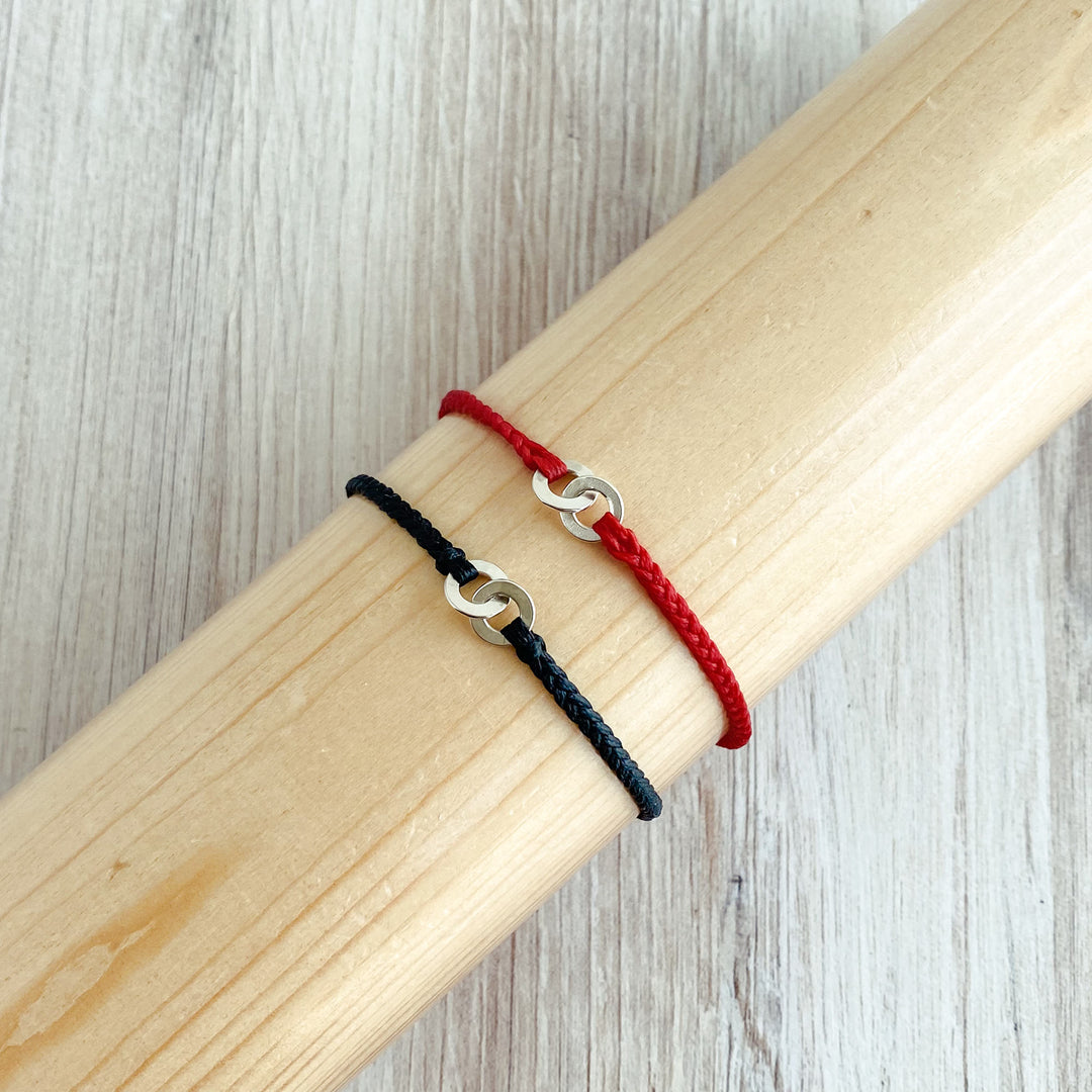 Red-Black Couples Bracelet Set - Linked Circle Bracelet | Makarla 