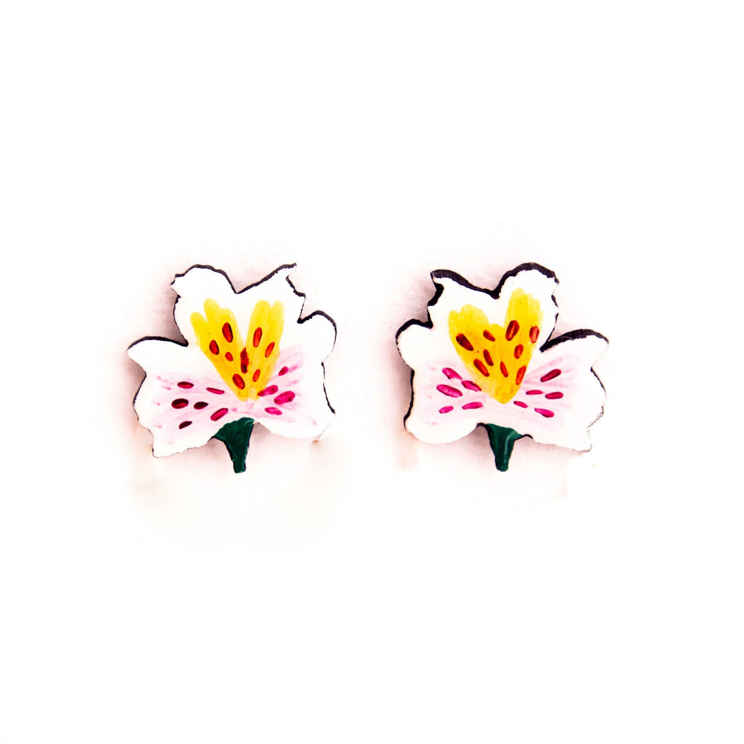 Astromelia Wood Flower Stud Earrings | Makarla